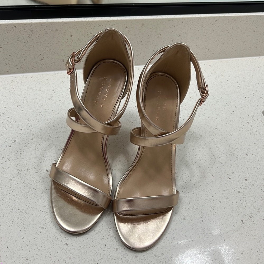 Rose gold wedges